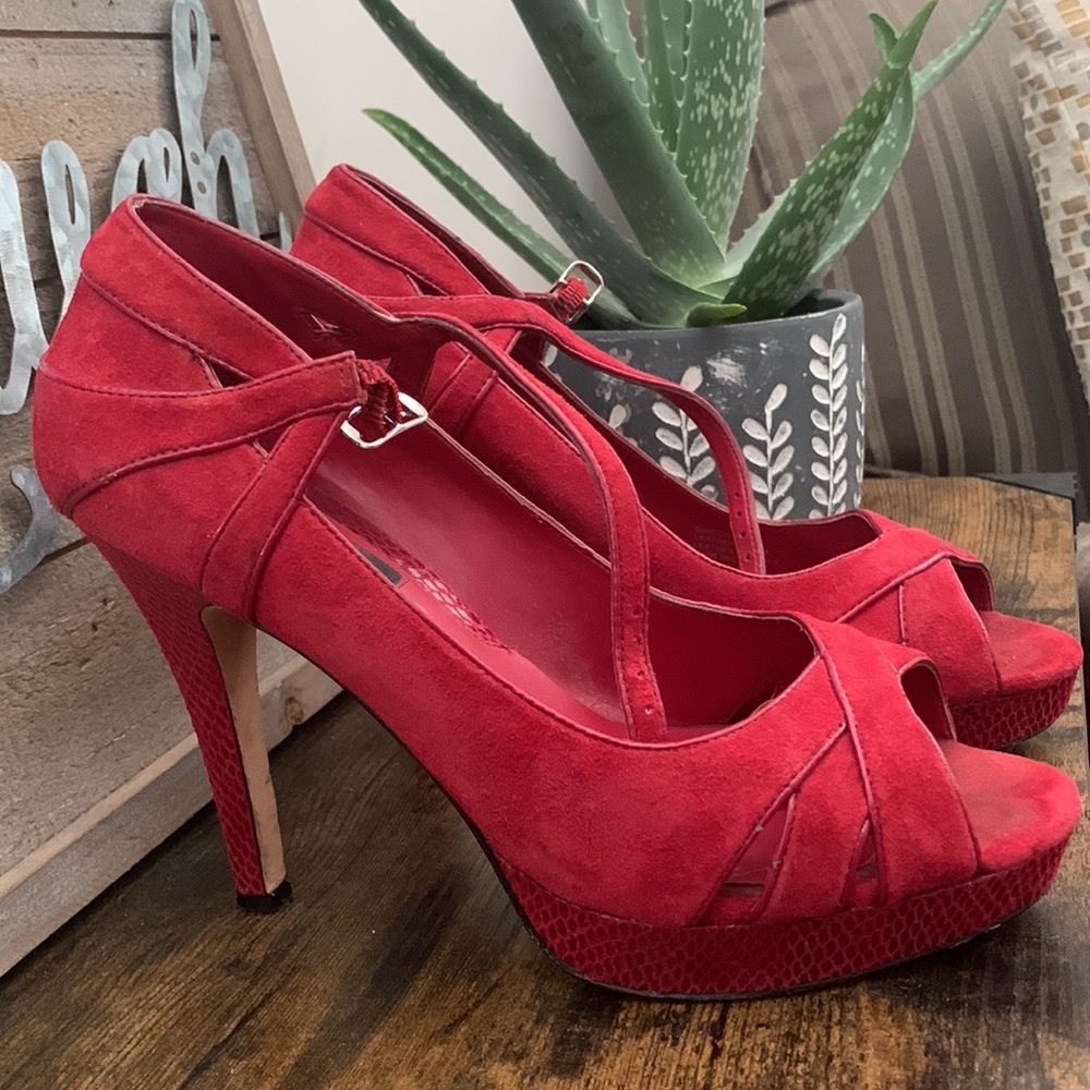 Sexy cherry red suede Mary Jane platform heel, Sz US 8.5